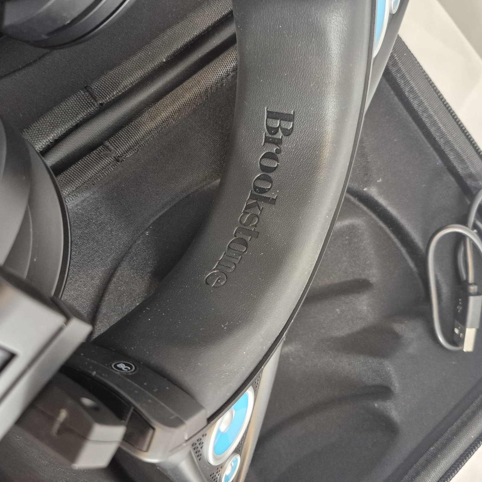 Brookstone Wireless Cat Ear Headphones With Speakers Light Up Blue (No Ear Pads)