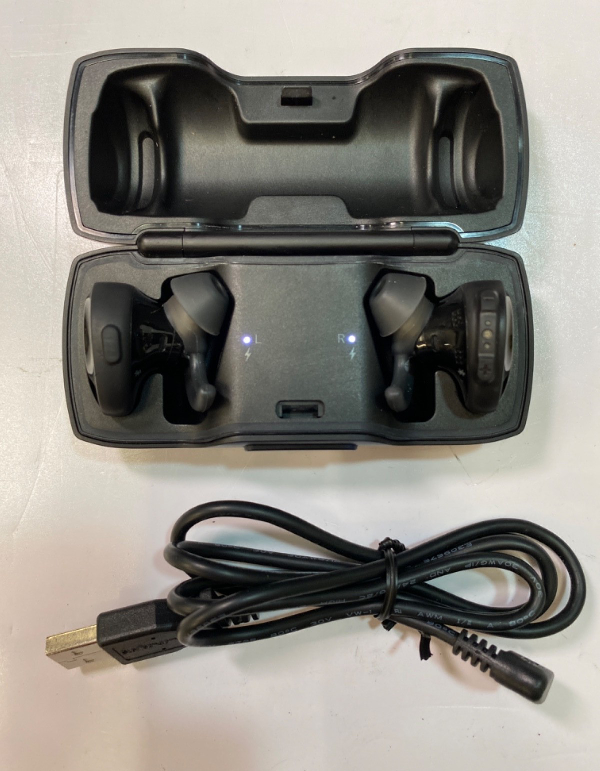 Bose SoundSport Free Wireless Bluetooth Earbuds Headphones *TESTED WORKING