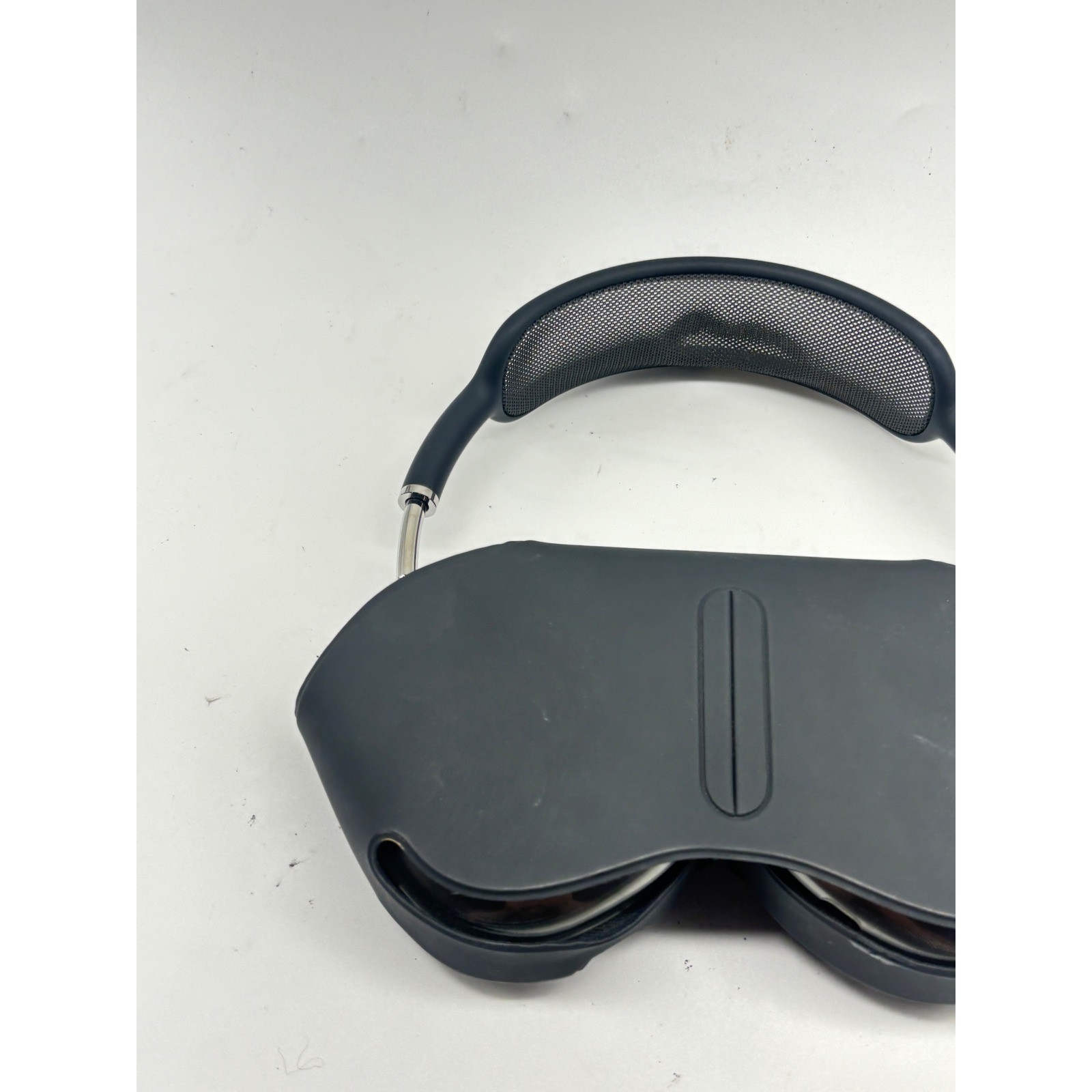 Apple AirPods Max Wireless Over-Ear Headphones Space Gray A2096 with Smart Case