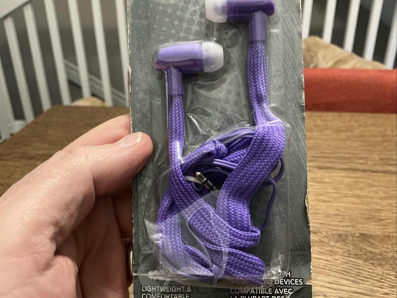 New in Box eCIRCUIT Electronics Earbuds 4ft Cord 3.5mm Jack – Purple Earbuds
