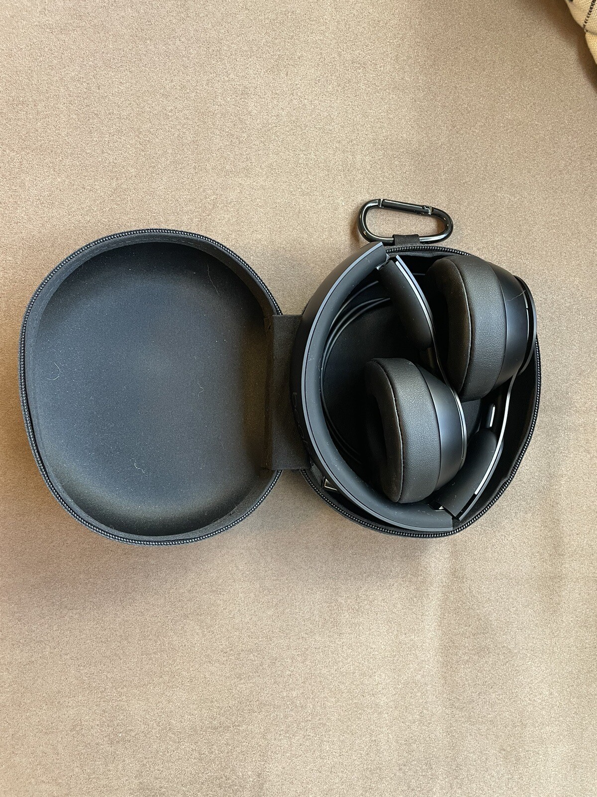 Beats by Dr. Dre Solo3 Over the Ear Headphone – Gloss Black