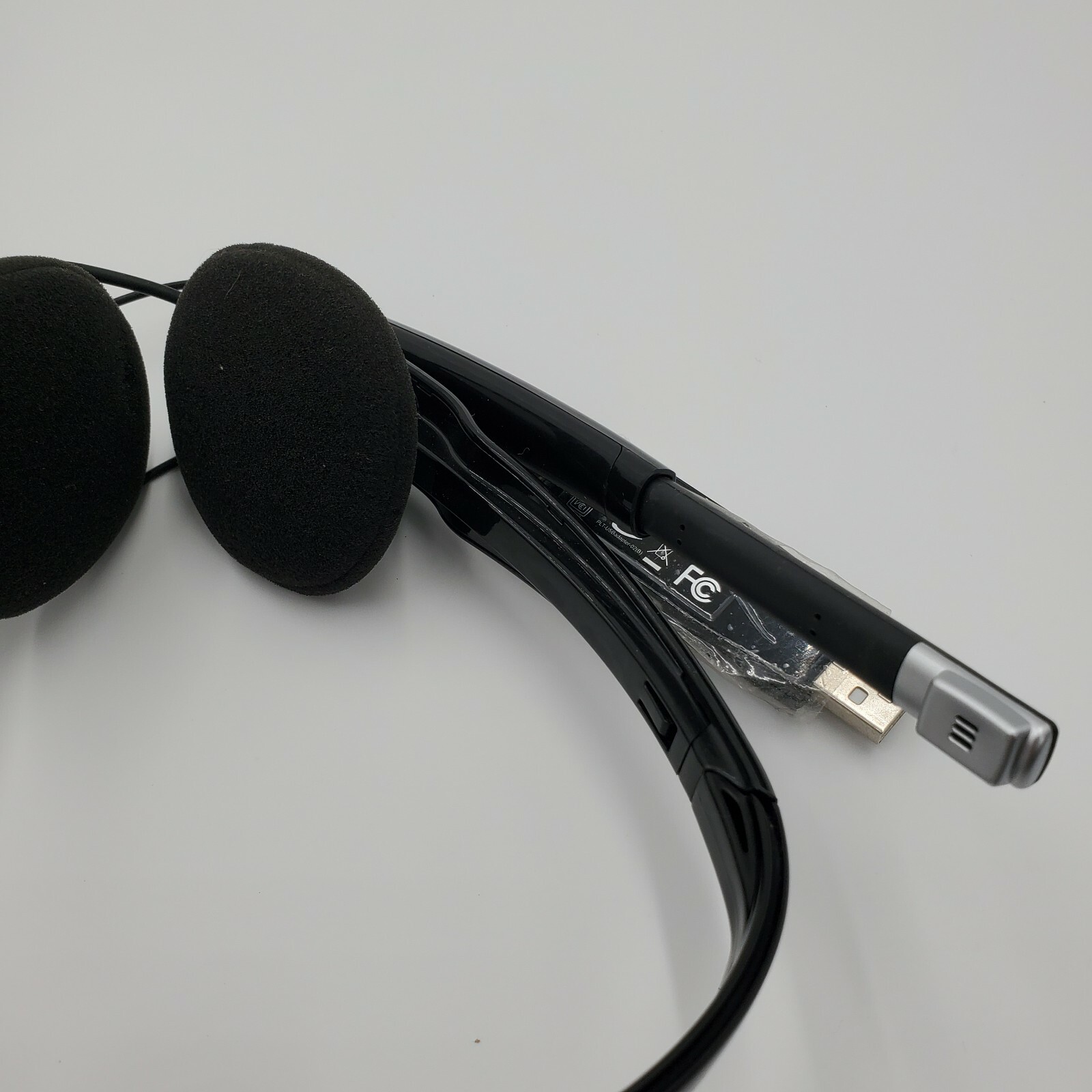 Plantronics .Audio 625 USB Stereo Headset Mic Dual 3.5mm Jack USB Adapter Analog