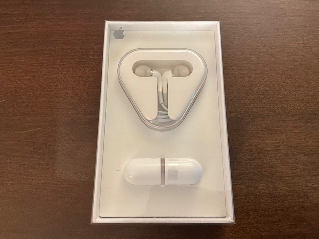 Vintage Apple Dual-Driver In-Ear Headphones MA850G/A – Open Box Unused Contents
