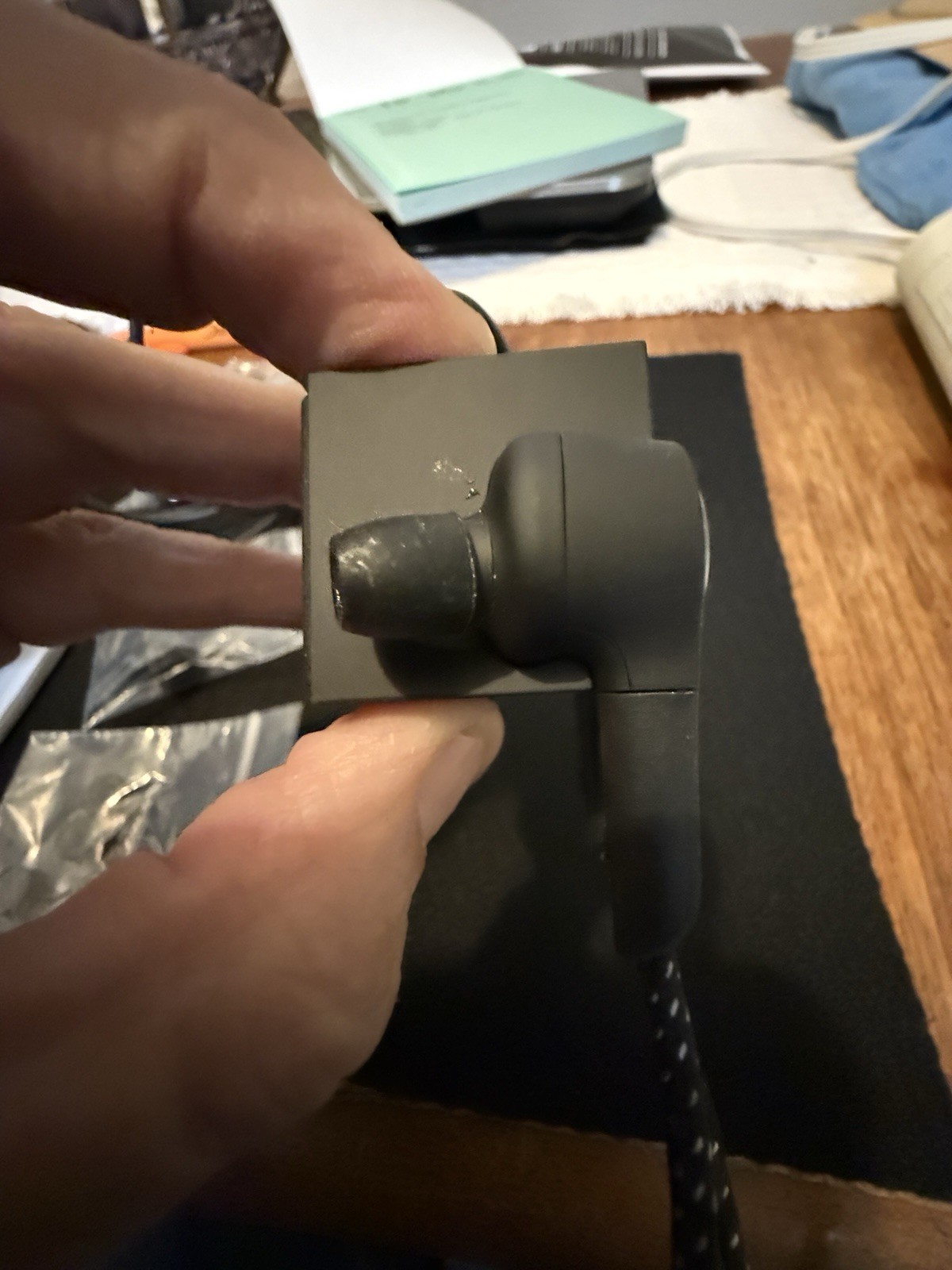 Bang & Olufsen Beoplay H5 Wireless Bluetooth Earbuds – Black. Tested! Read Desc