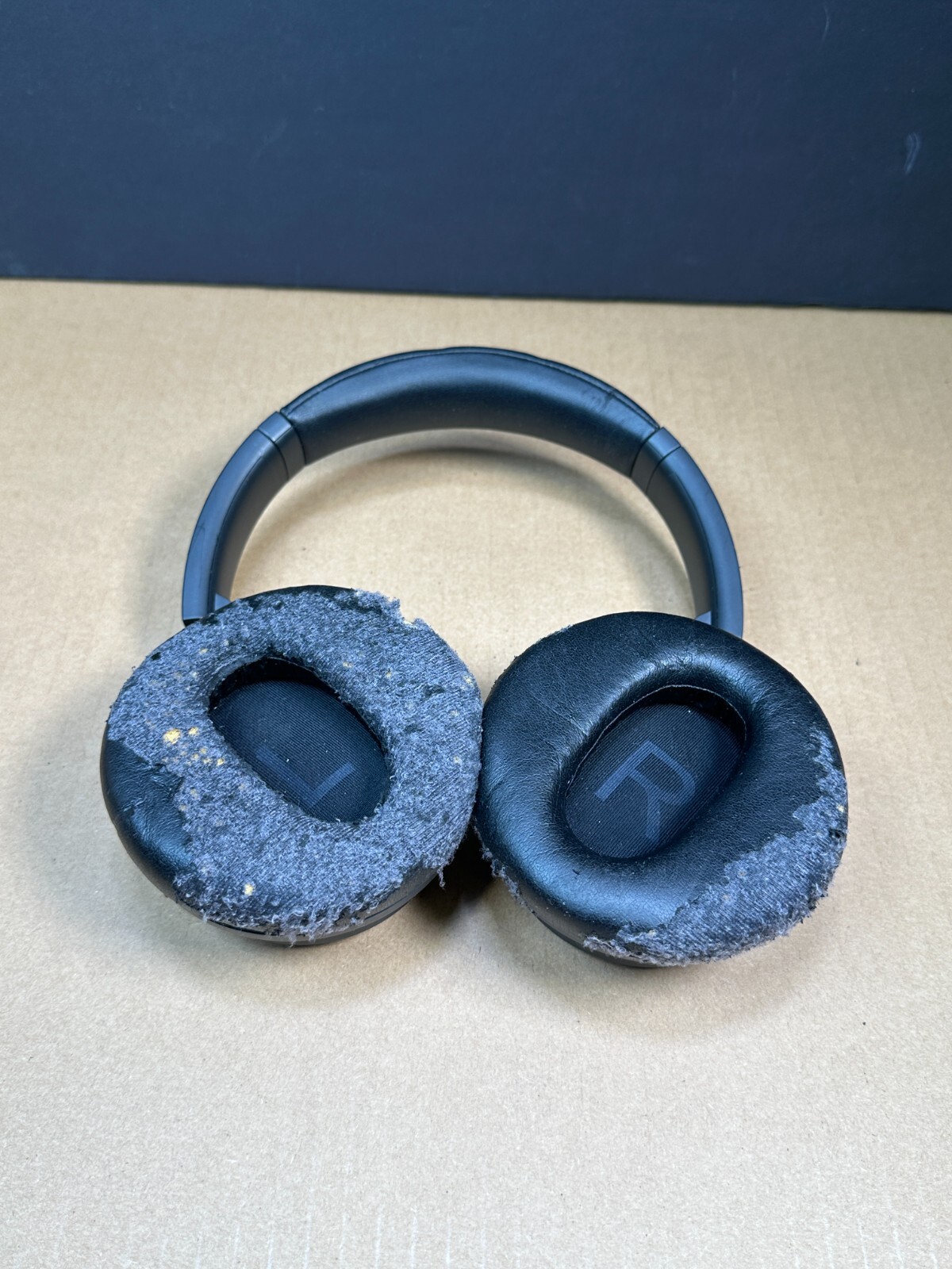 WYZE Noise Cancelling Wireless Over the Ear Bluetooth Headphones