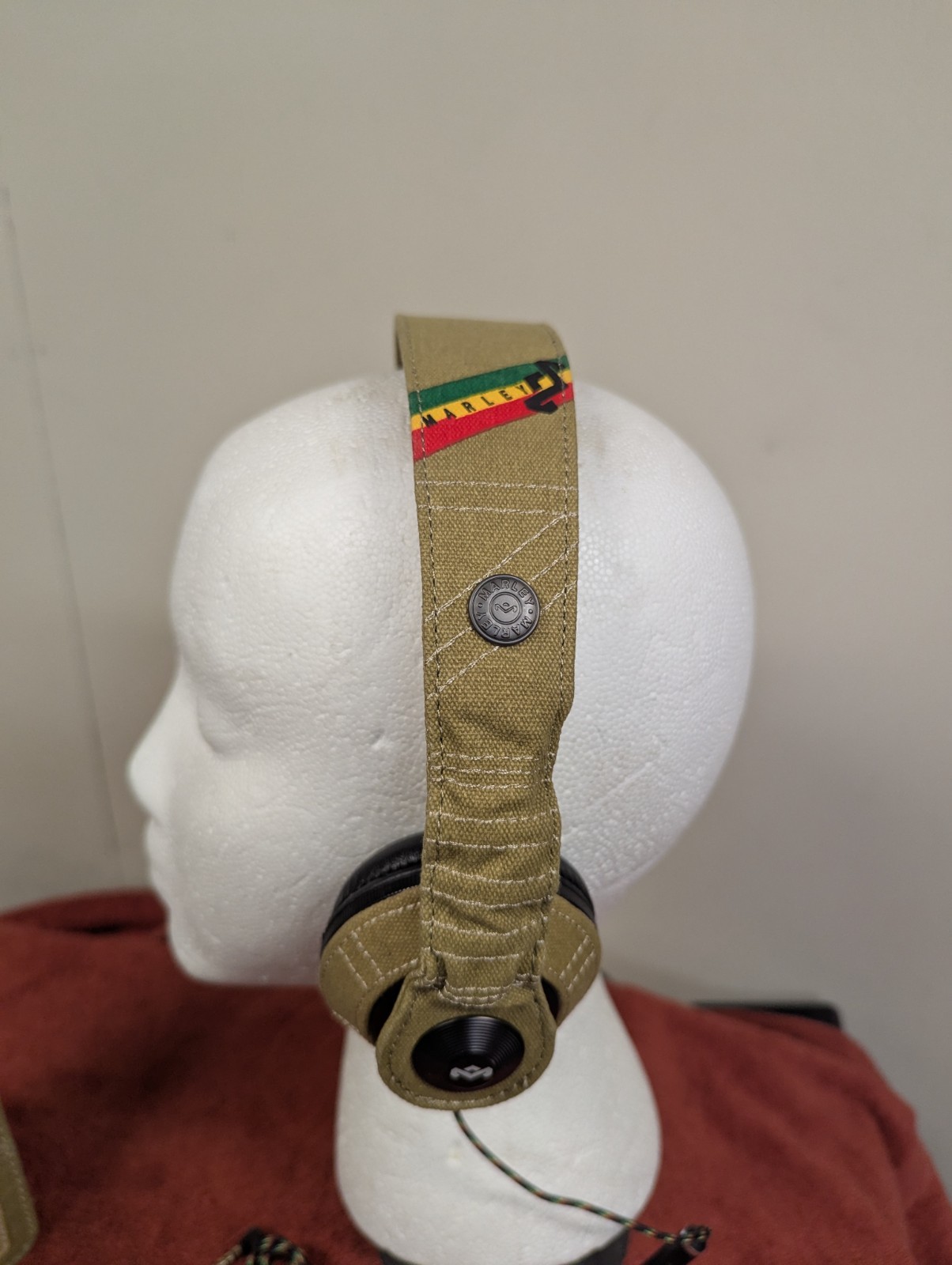 HOUSE OF MARLEY RIDDIM JAMMIN’ COLLECTION WIRED HEADPHONES W/CASE EM-JH053-DT