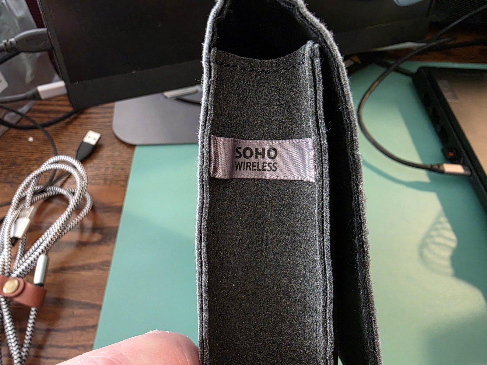 Harmon Kardon Soho Wireless Headphones – Leather, Rare, Discontinued