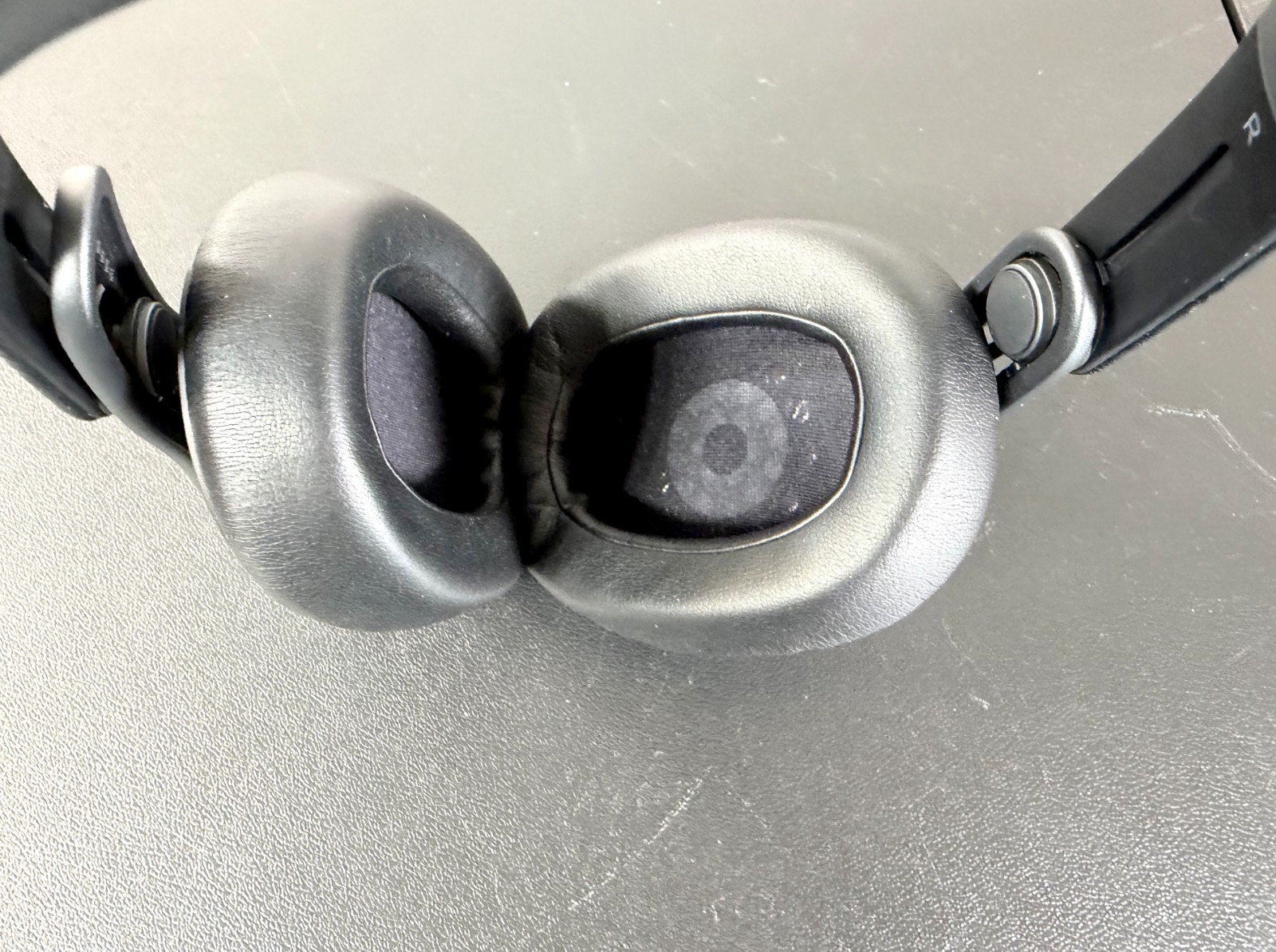 AKG K371 Over-Ear Oval Closed-Back Pro Studio Headphones 50MM Drivers / Swivel