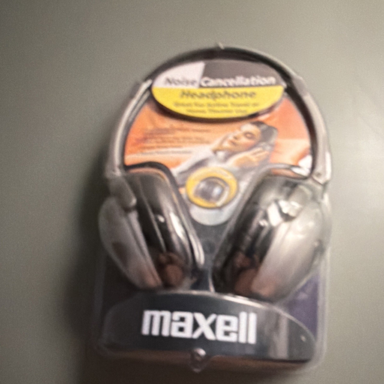 Maxell HP/NC-II Noise Cancellation Headphones, Collapsible, Travel Bag, 3.5mm