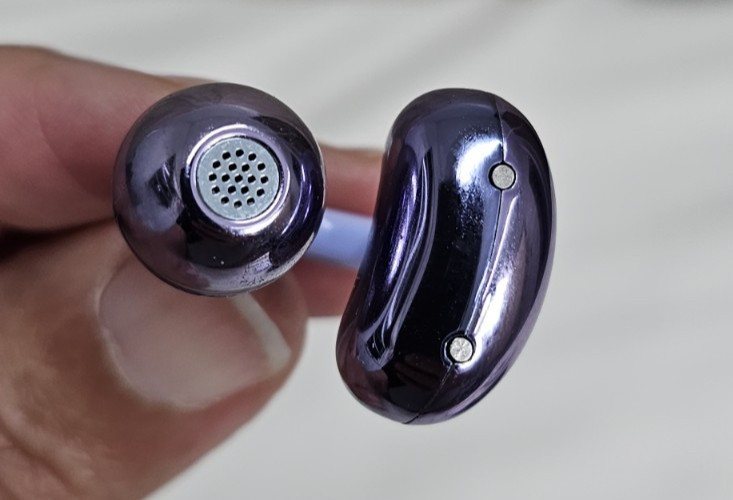 NEW Hyundai Earclip C7 Wireless Earbuds – Purple (Box Error Labeled Black)