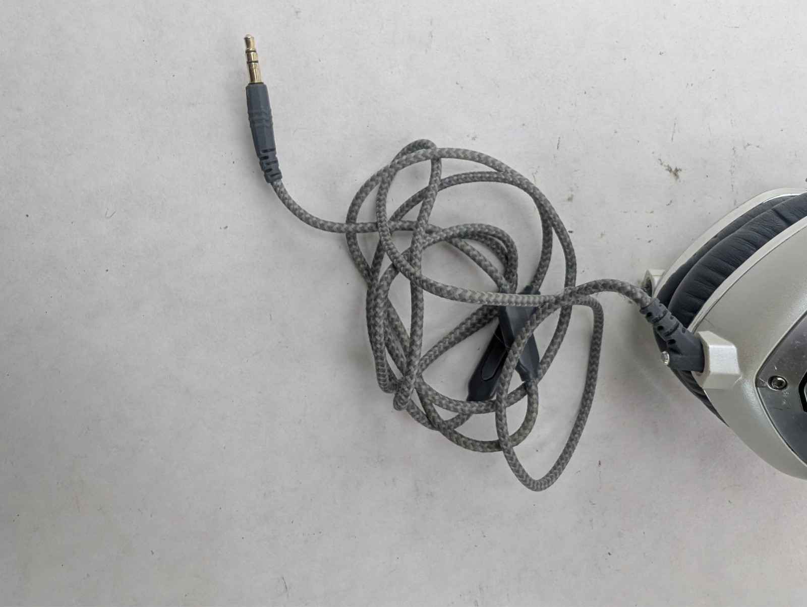 V-Moda Crossfade M-100 Over-Ear Headphones – White Silver – READ!
