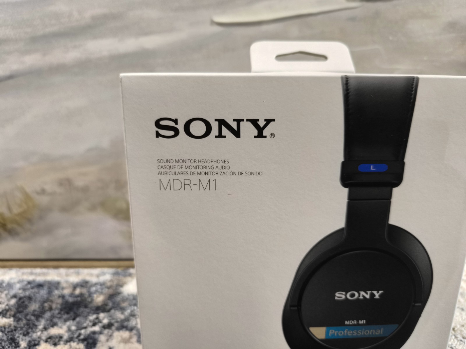 Sony MDR-M1 Closed-Back Over-Ear Reference Monitor Headphones New