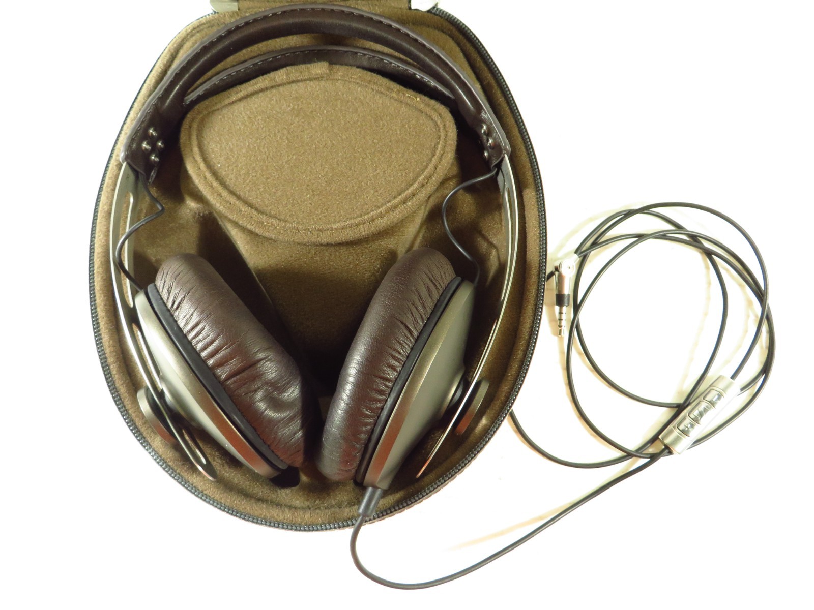 Sennheiser Momentum 1.0 Wired Headphones Over Ear (Brown) w/ Case, Works Great