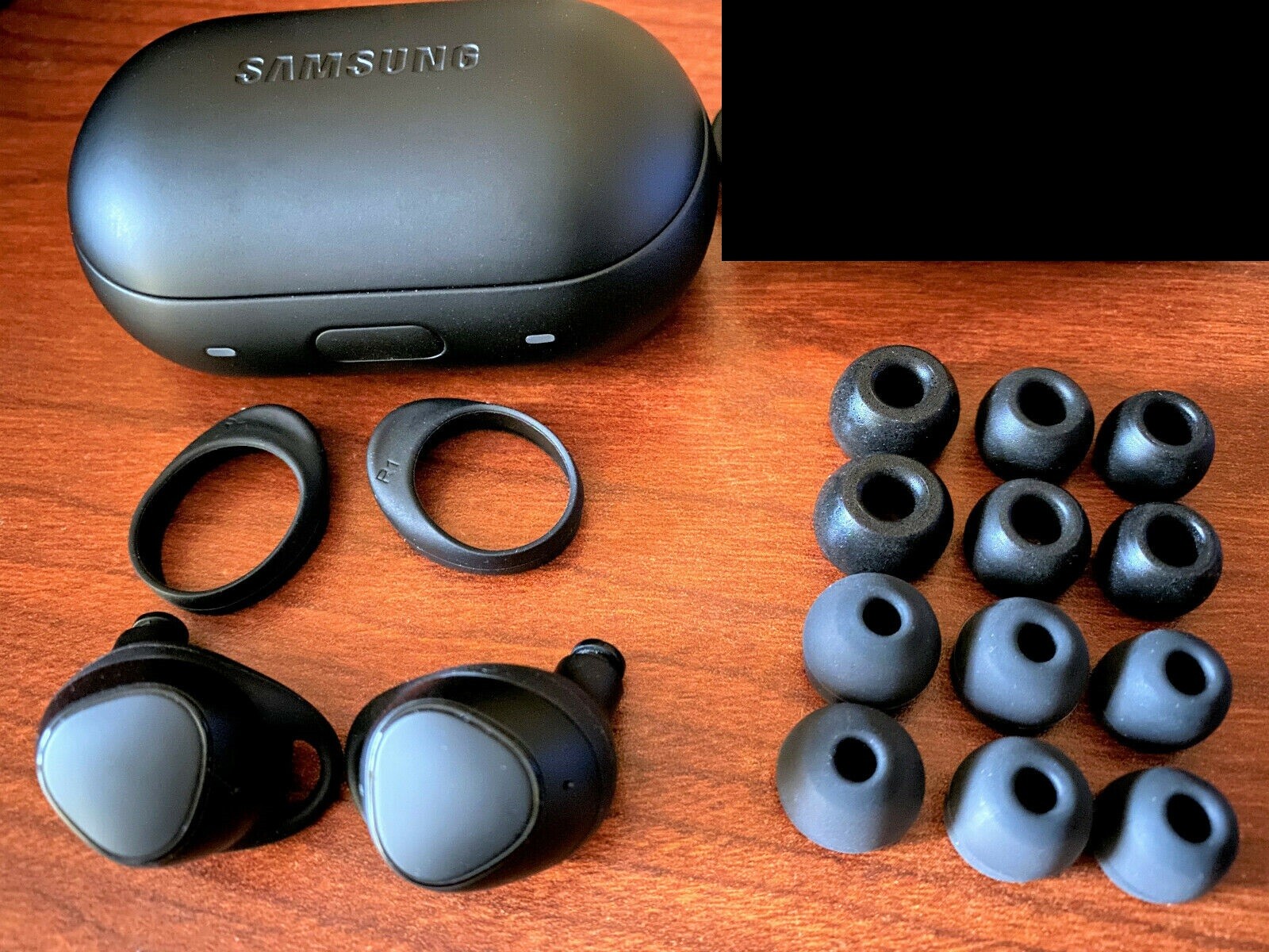 Samsung Gear Icon X IconX SM-R140 2018 Black Wireless Headphones W/Memory Foam