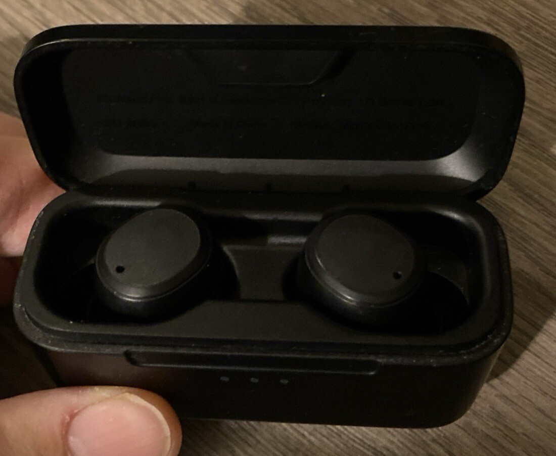 Skullcandy Smokin’ Buds True Wireless Bluetooth Earbuds Black & Come In Box EUC