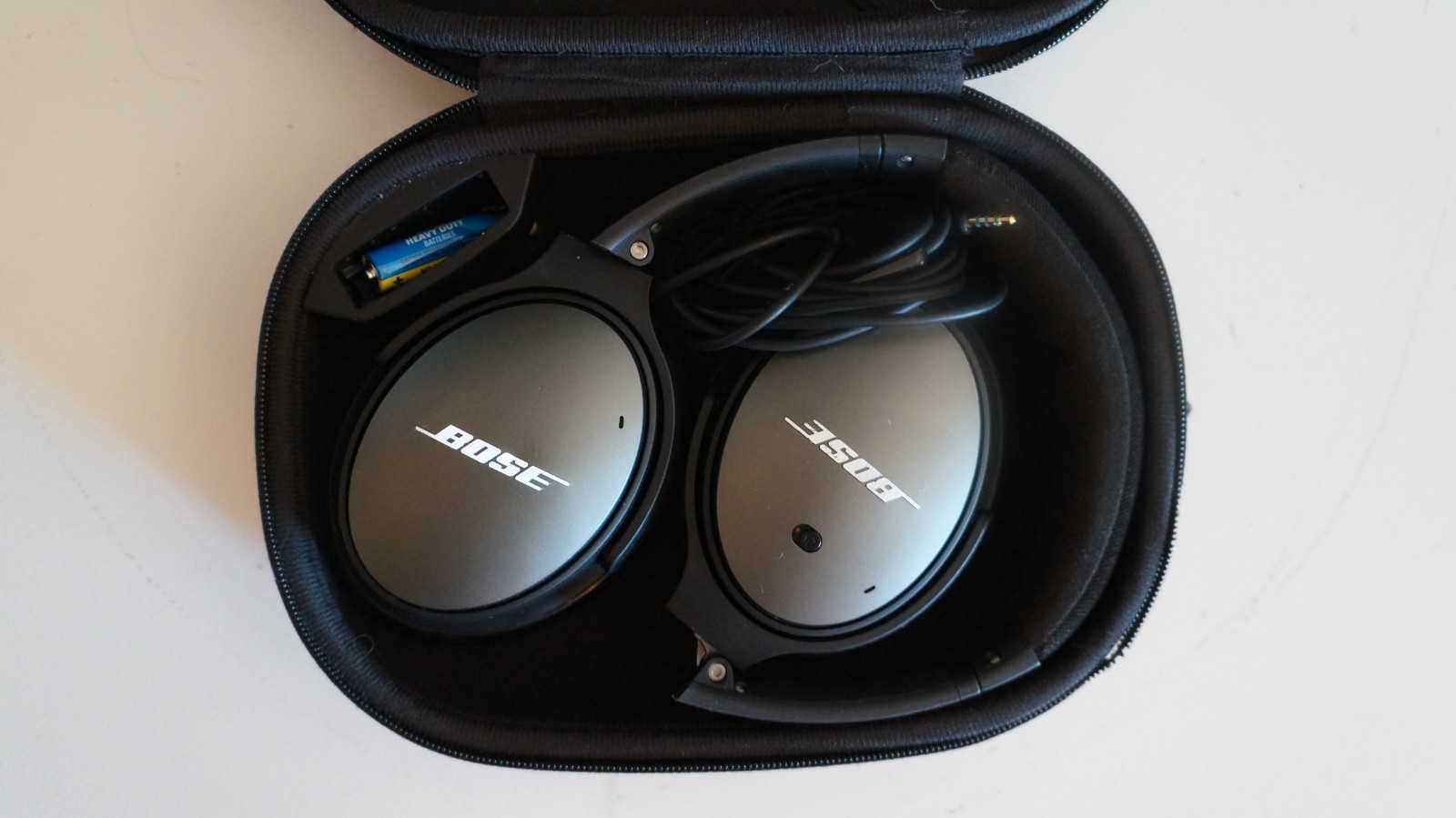 Bose QuietComfort 25 Over the Ear Headphone – Black – Good working.