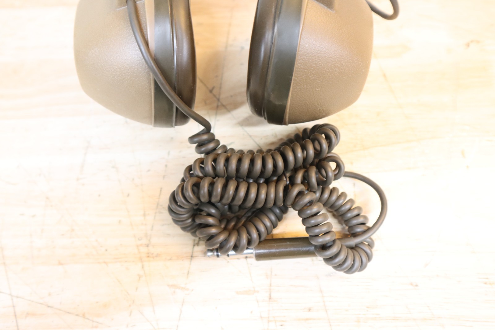 Nice Koss K/6LC Over-Ear Stereo Headphones Closed Back Volume Coiled 1/4 Plug US
