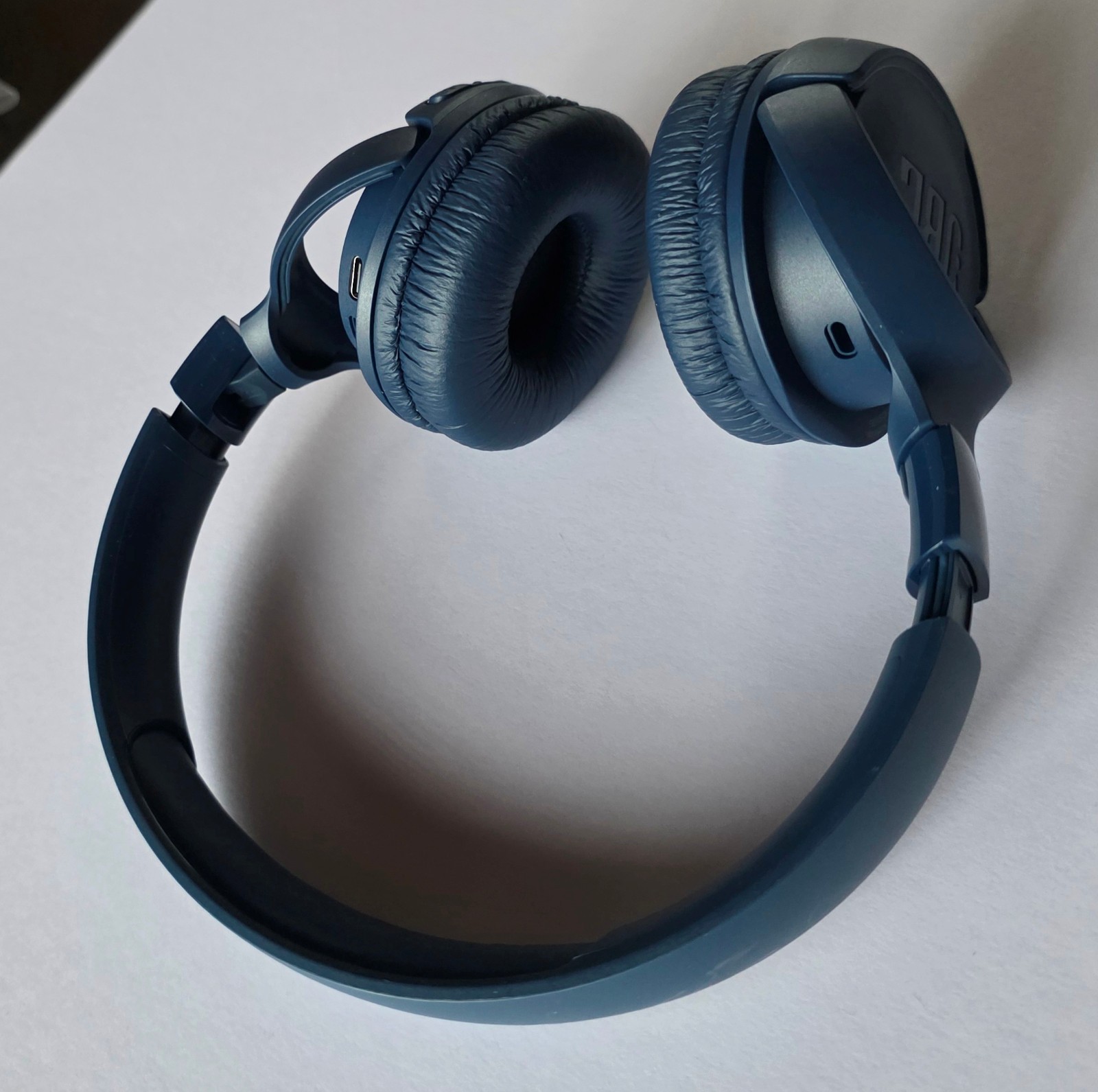 Original Blue JBL Tune 520BT On-Ear Wireless Headphones with Cable in Bulk Pkg