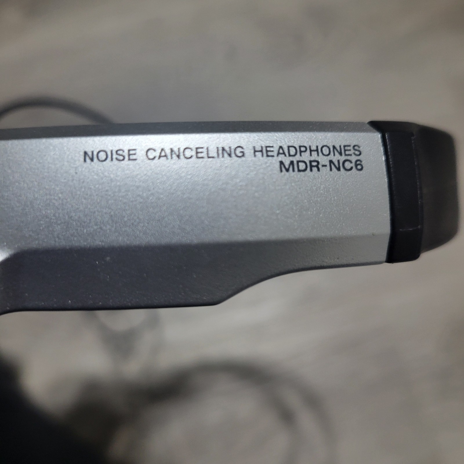 Sony MDR-NC6 Noise Canceling Headphones Wired Noise Canceling Headphones Silver