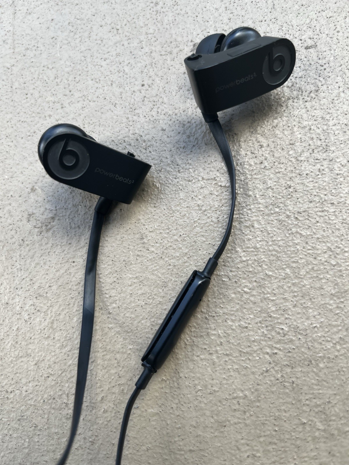 Beats by Dr. Dre Powerbeats3 Black Wireless Bluetooth Neckband Earbuds Mic
