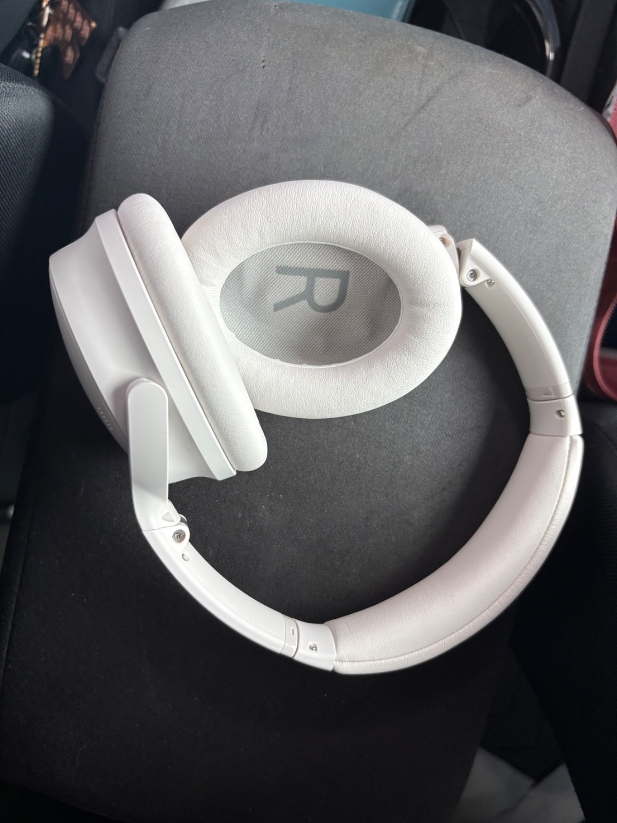Bose QuietComfort 35 QC35 Wireless Headphones – Silver