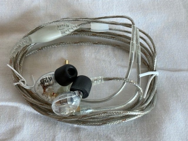 Shure SE425 Sound Isolating Earphones – Clear
