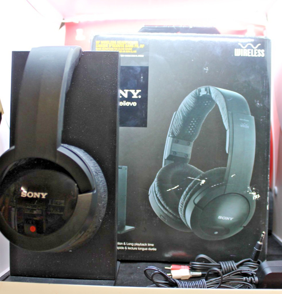 Sony MDR-RF985RK Over Ear Headphones – Black