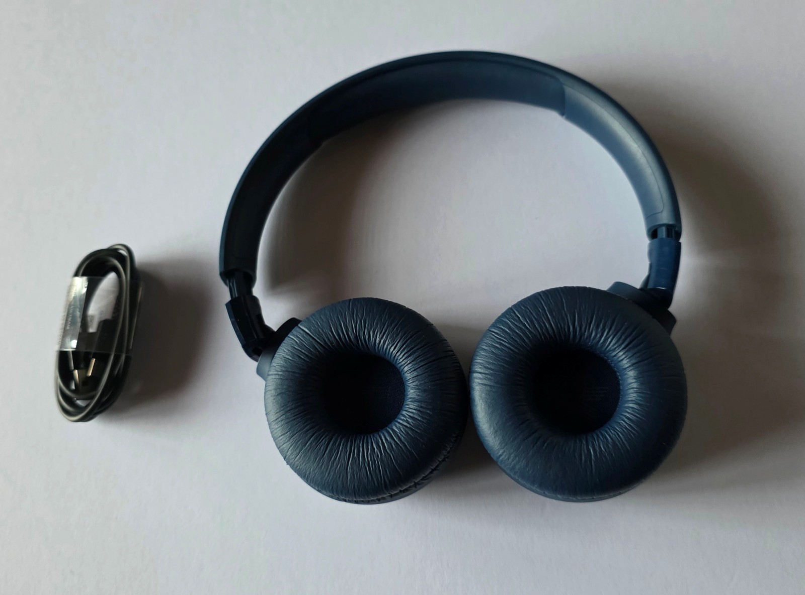 Original Blue JBL Tune 520BT On-Ear Wireless Headphones with Cable in Bulk Pkg