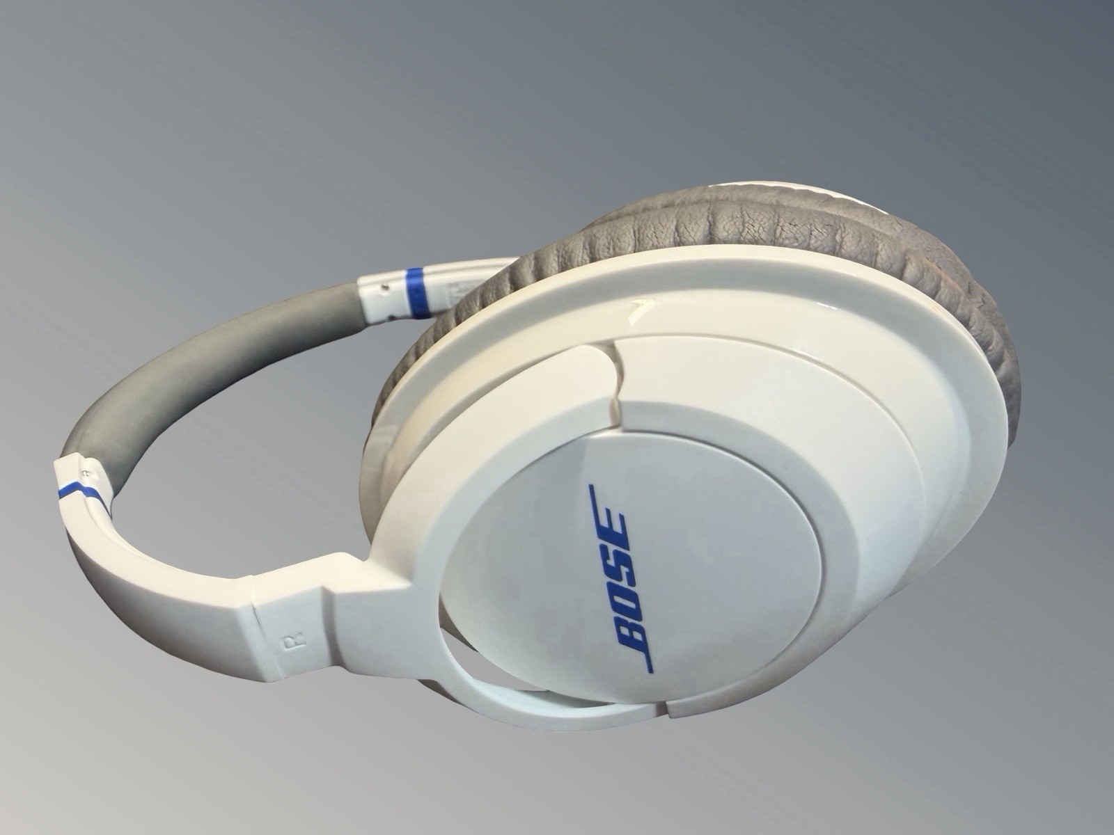 Bose SoundTrue Around-Ear AE Wired Headphones Headset White – Great Conditio