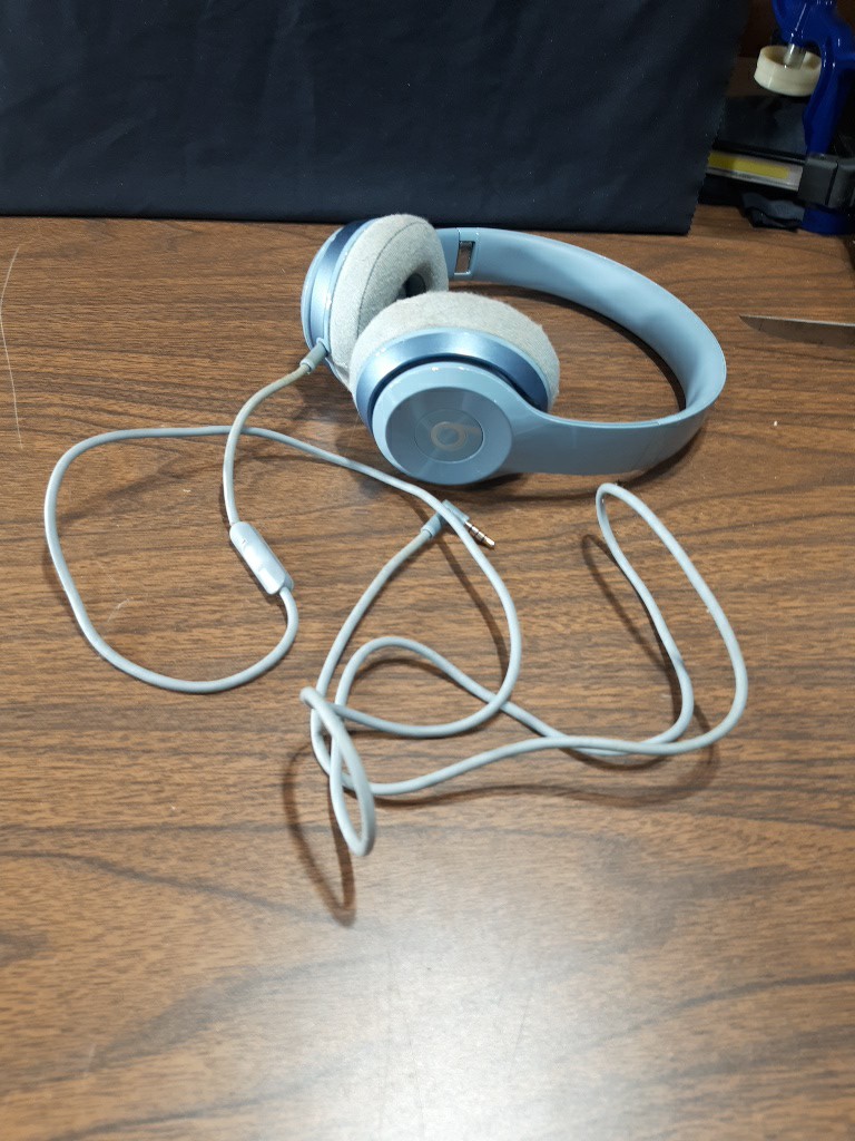 Beats Solo 2 Wired On-Ear Headphones Baby Blue WORKS
