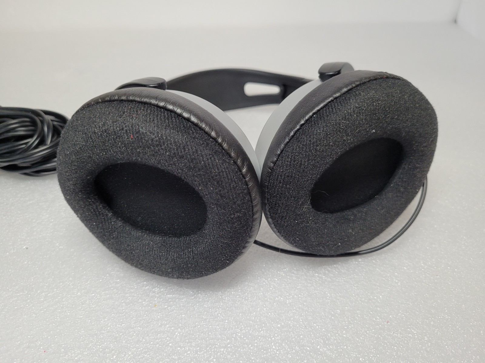 Philips SHP2500/37 Full Size Headphone with Volume Control
