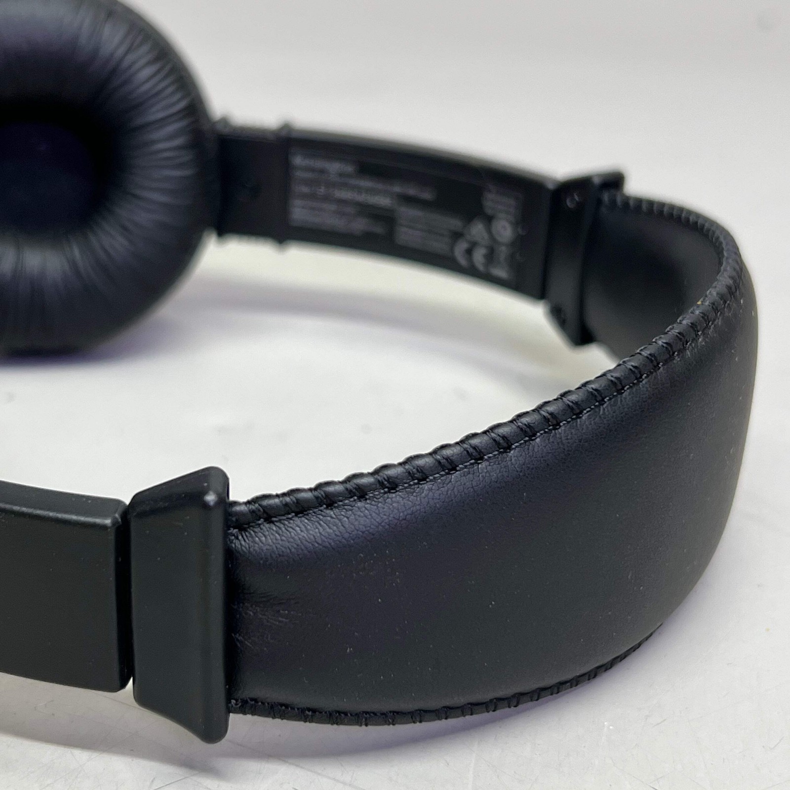 KENSINGTON Classic 3.5mm Headphone With 9ft Cord, Black K33137