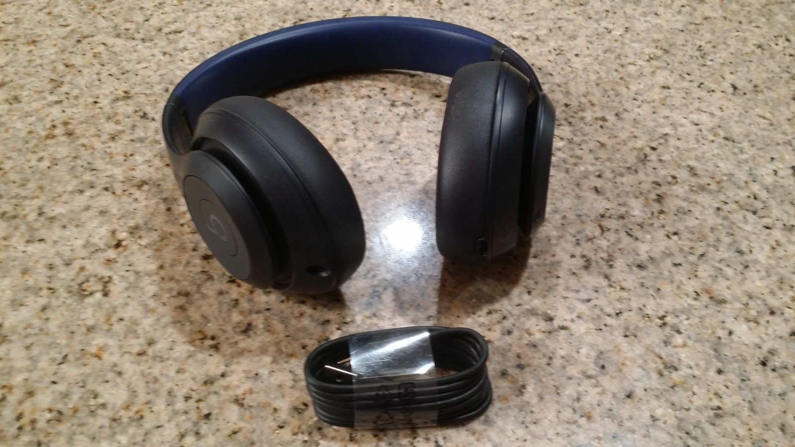 Beats Studio Pro – Wireless Bluetooth Noise Cancelling Headphones – Blue color