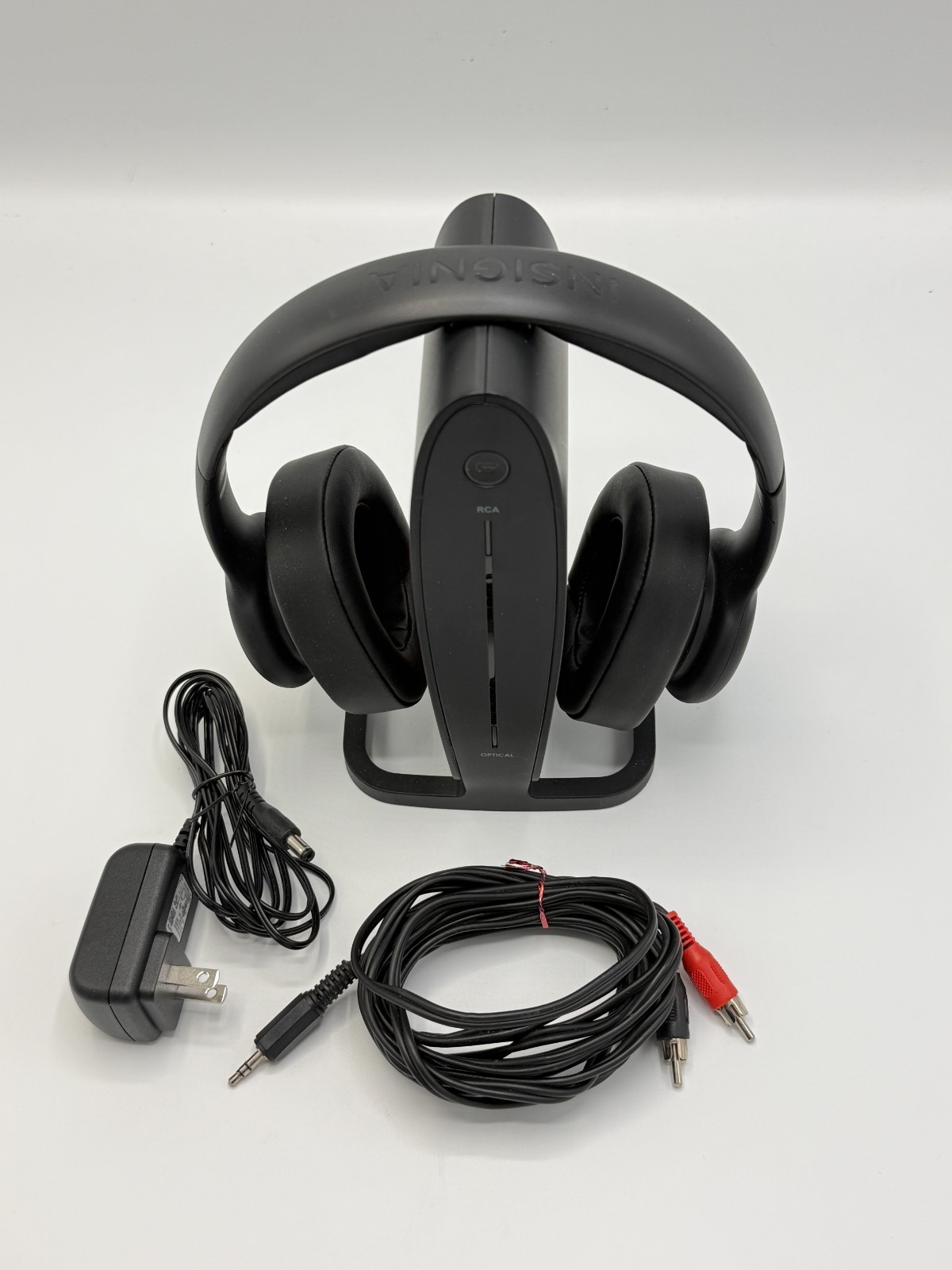 Insigna Digital Wireless Headphones 2.4 GHz TV Music Over The Ear Black