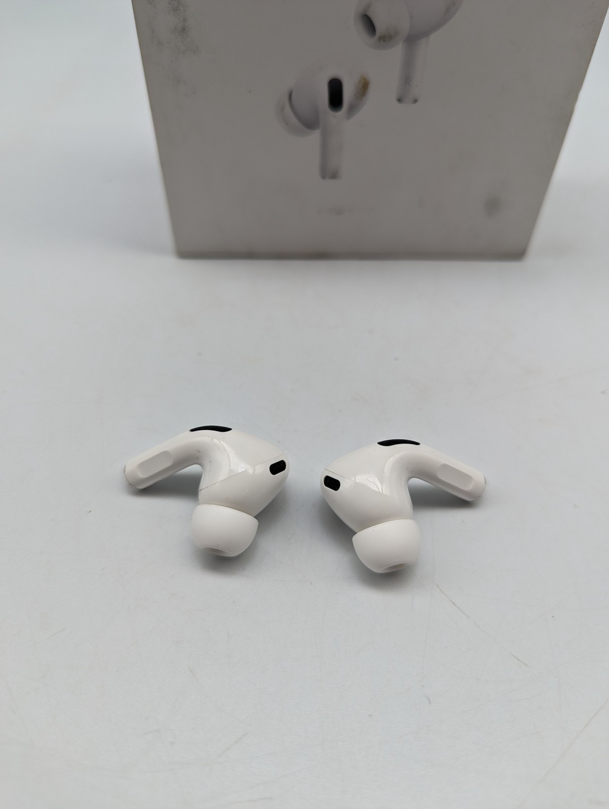 Apple AirPods Pro (2nd generation) (2023) White (with USB-C Case) PC1724901