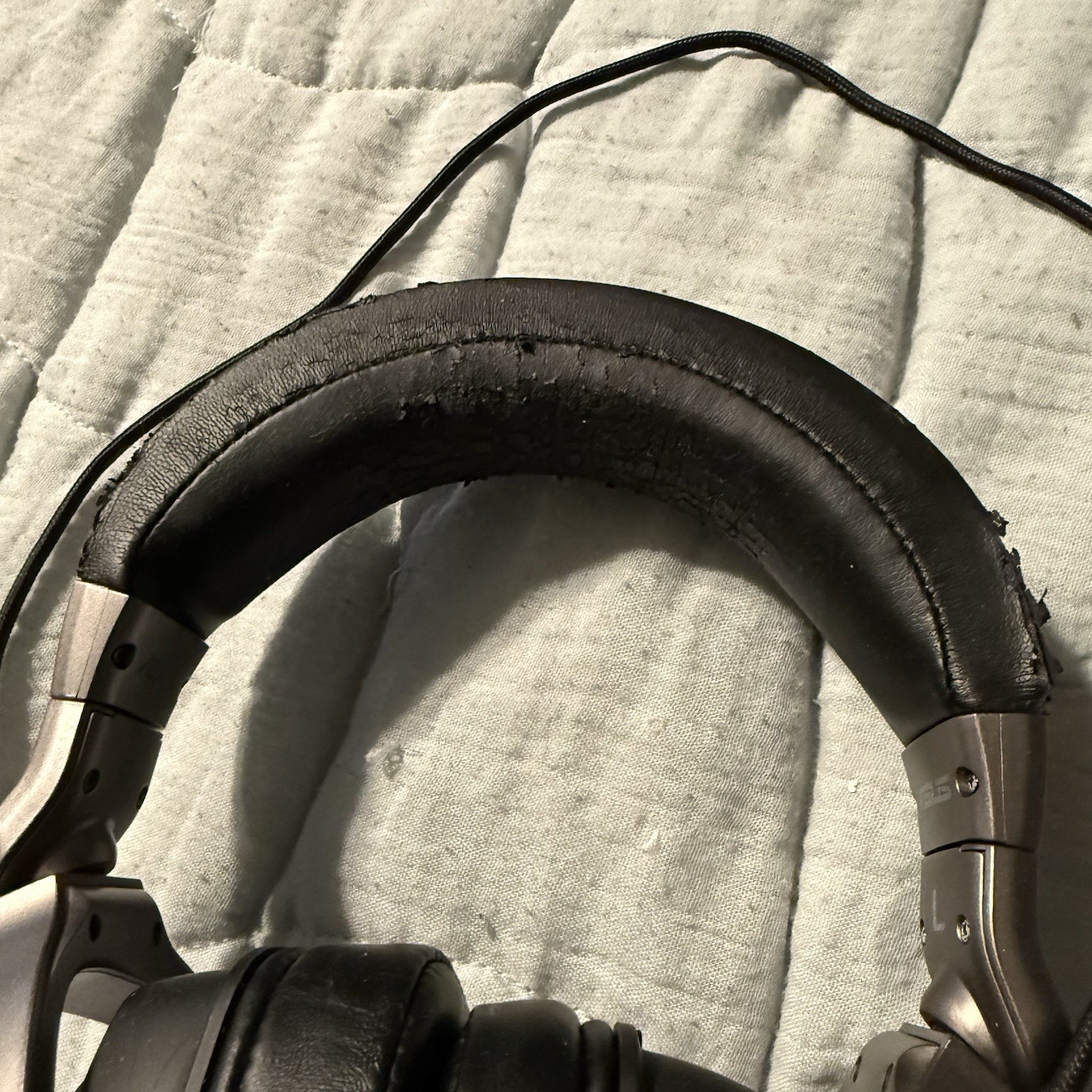 ASUS Headphones Wired – On Ear – See Description And Photos