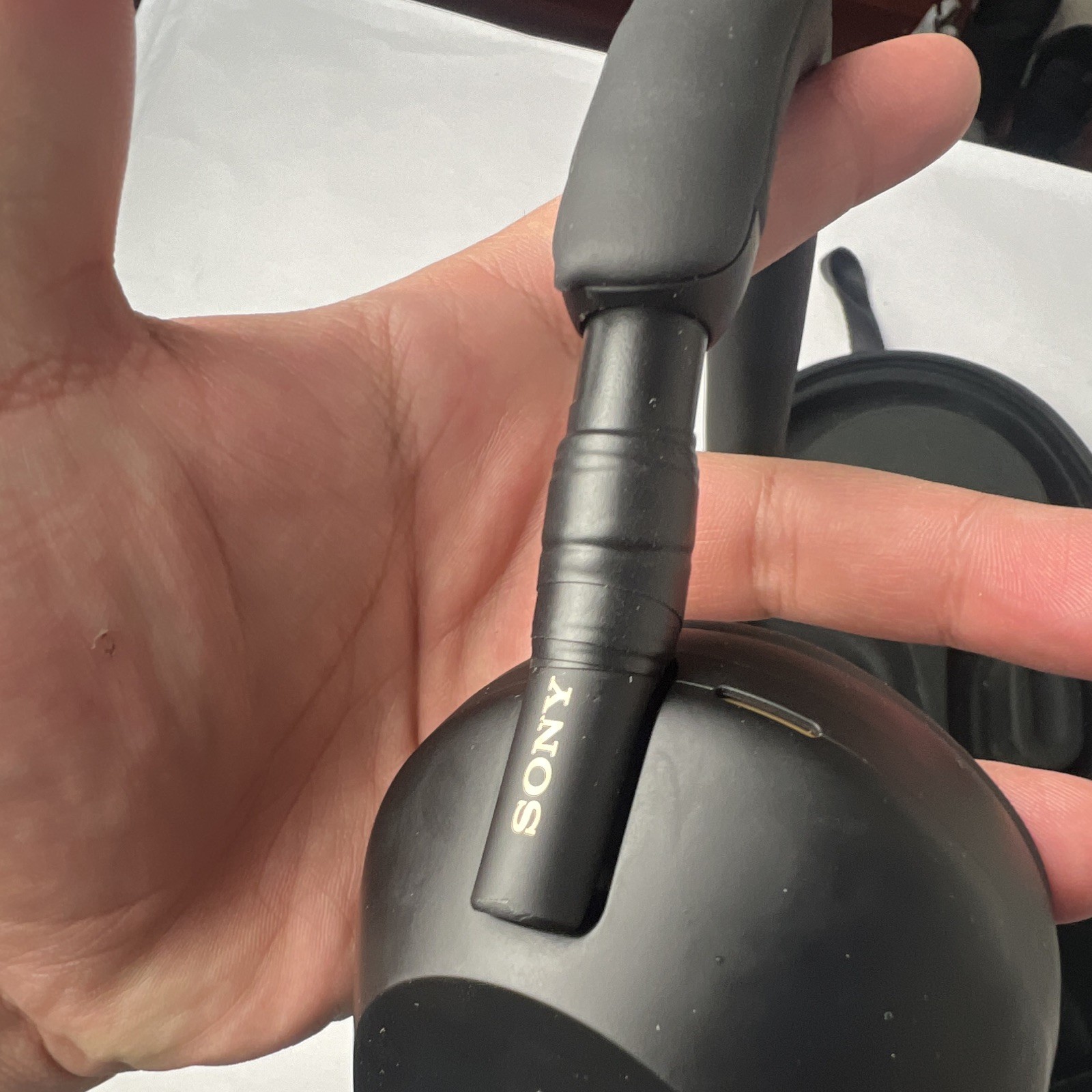 Sony WH-1000XM5 Black Over-Ear Bluetooth Headphones w/ Carrying Case