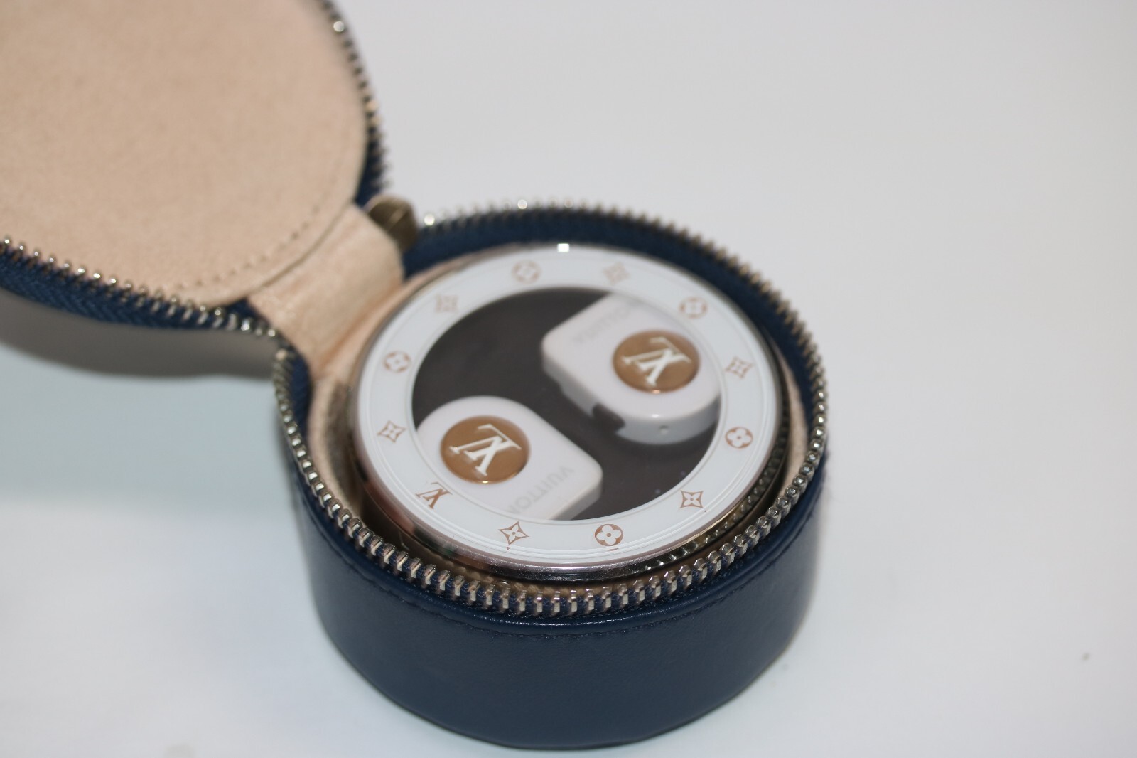 Louis Vuitton QAB120 Horizon Wireless Earphones White Gold Monogram Bluetooth