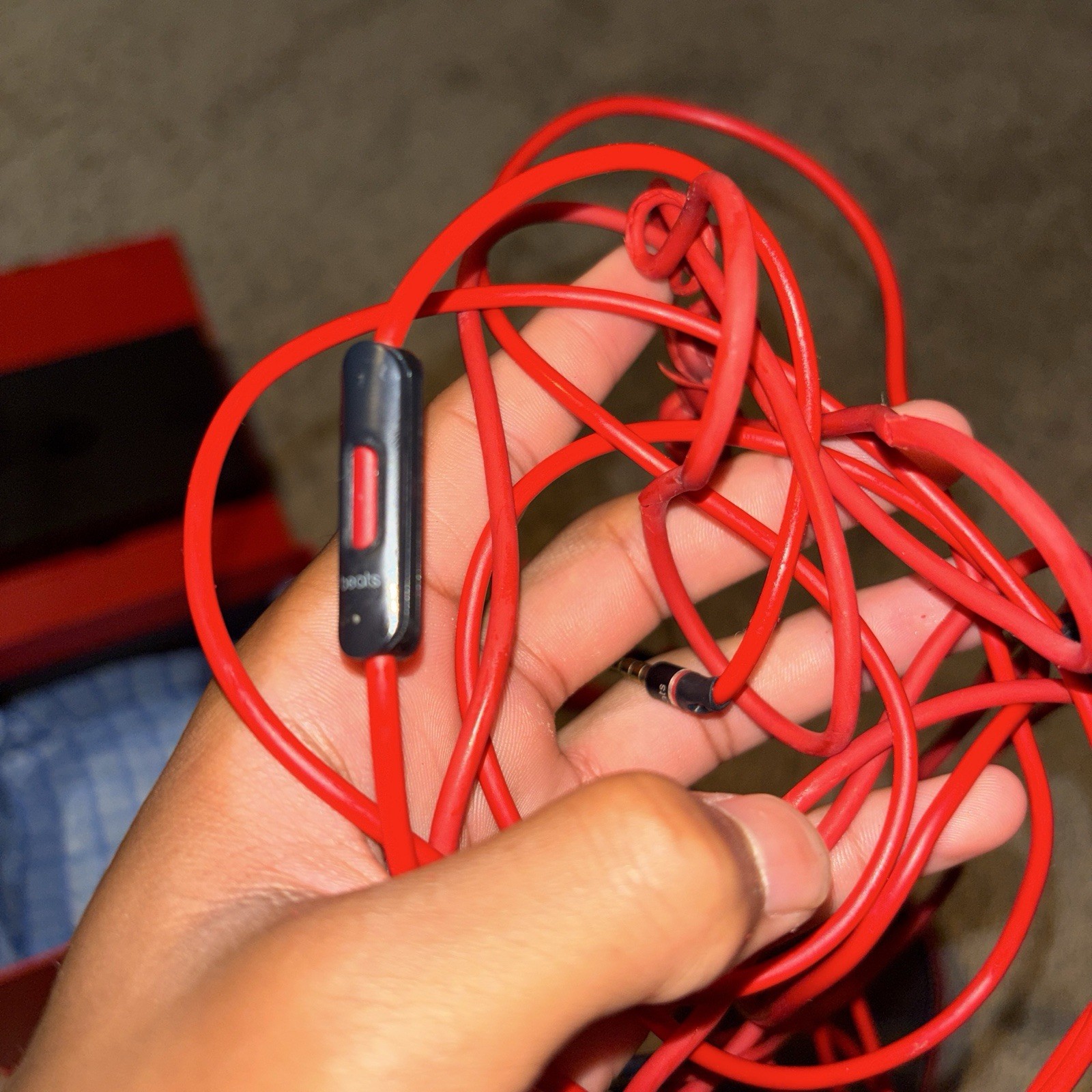 Beats by Dr. Dre Mixr Red On-Ear Wired 3.5mm Headphones On-Cable Mic 810-00034
