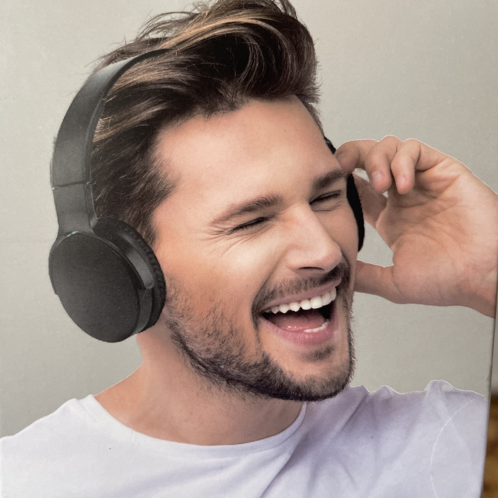 Intrigue Wireless Headphones Muze By Vivitar Bluetooth SIRI/GOOGLE Voice A…