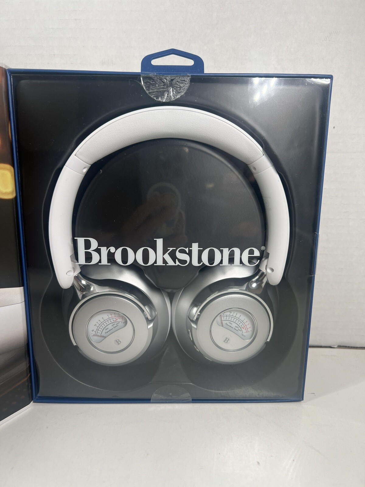 Brookstone Acoustic Pro Wireless Volt Metered Bluetooth 35 Hours 5.3 Headphones