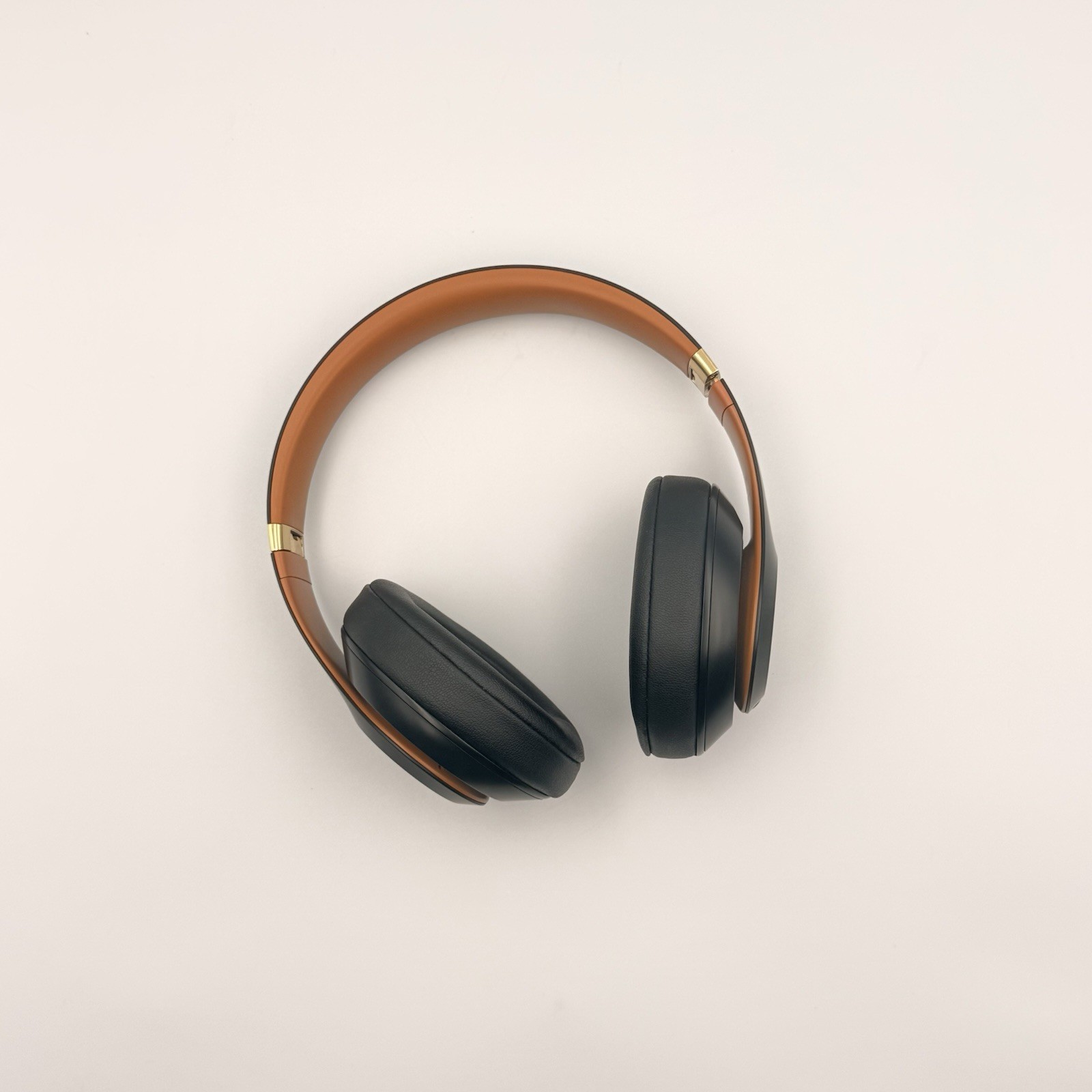 Beats Studio3 Wireless Over-Ear Headphones Skyline Midnight Black Bluetooth
