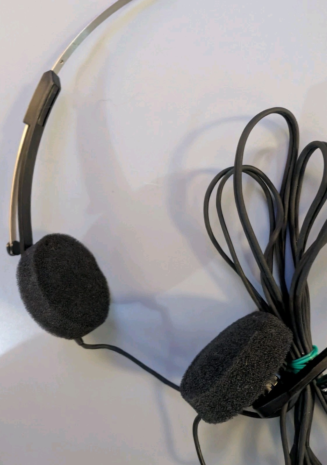Vintage 1980s Retro Lightweight Stereo Headphones 3.5mm Walkman Steel Band