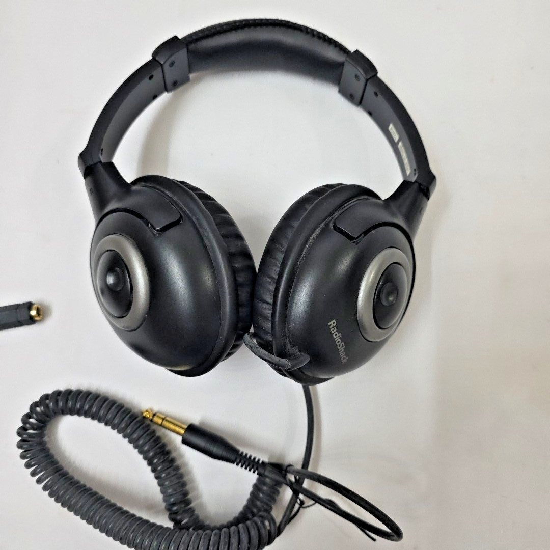 RadioShack 33-1225 Full Size Stereo Headphones Ball-Track Volume Control w/ Box