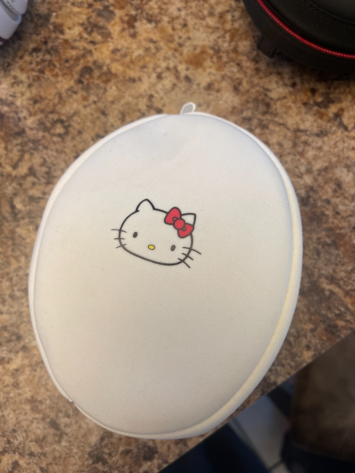 READ!! Hello Kitty Beats Solo 2 Special Edition Wired Headphones SOLD AS IS
