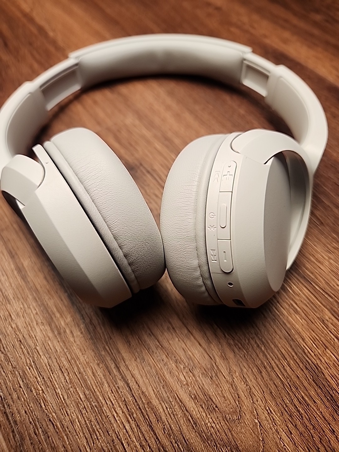 Sony YY2958 Wireless On-Ear Bluetooth Headphones White WH-CH520