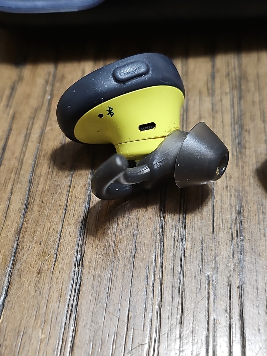 BOSE SoundSport Free Truly Wireless Sport Headphones – Midnight Blue/Citron