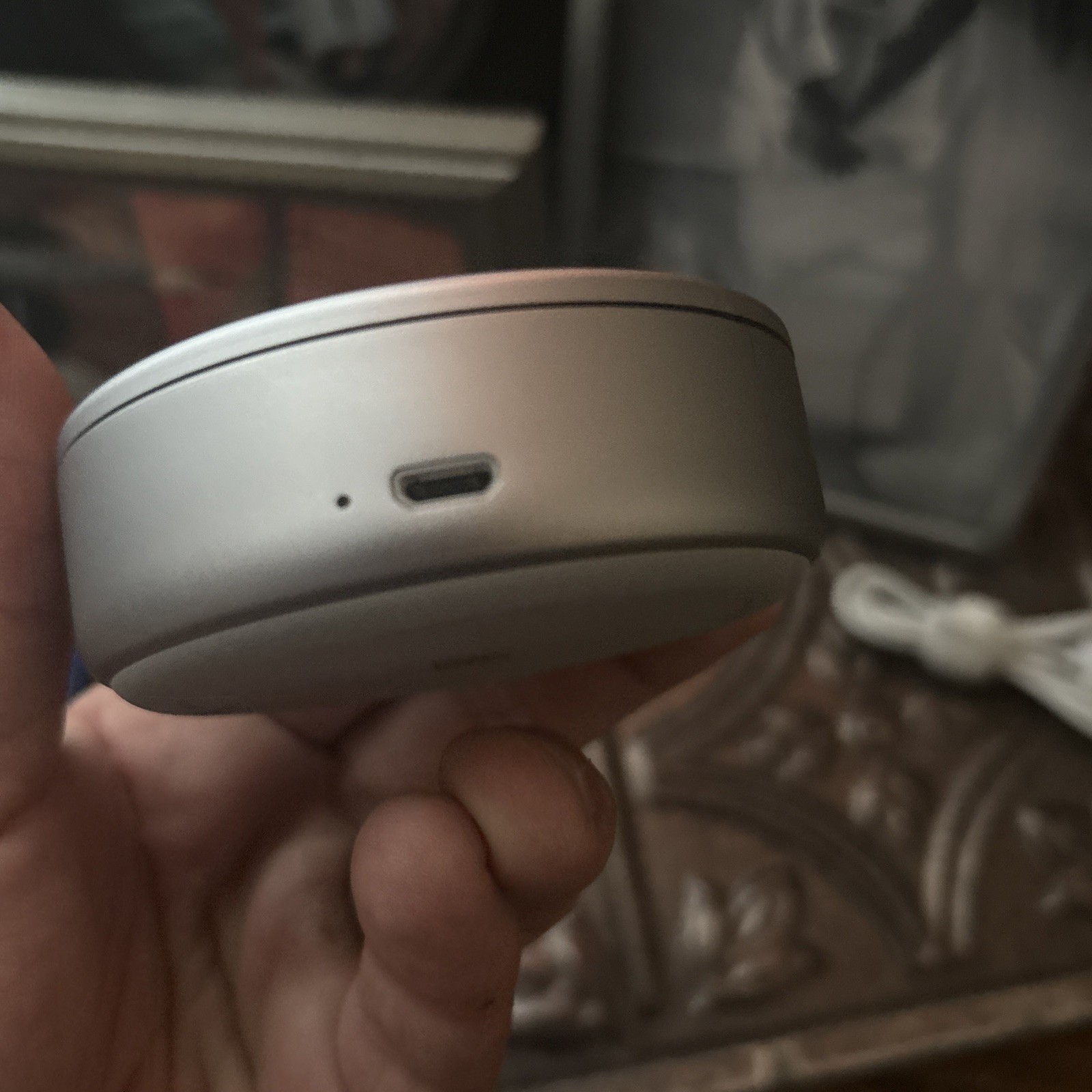 Bose Sleepbuds II – Charging Case + USB/Micro-USB Cable – Excellent Condition