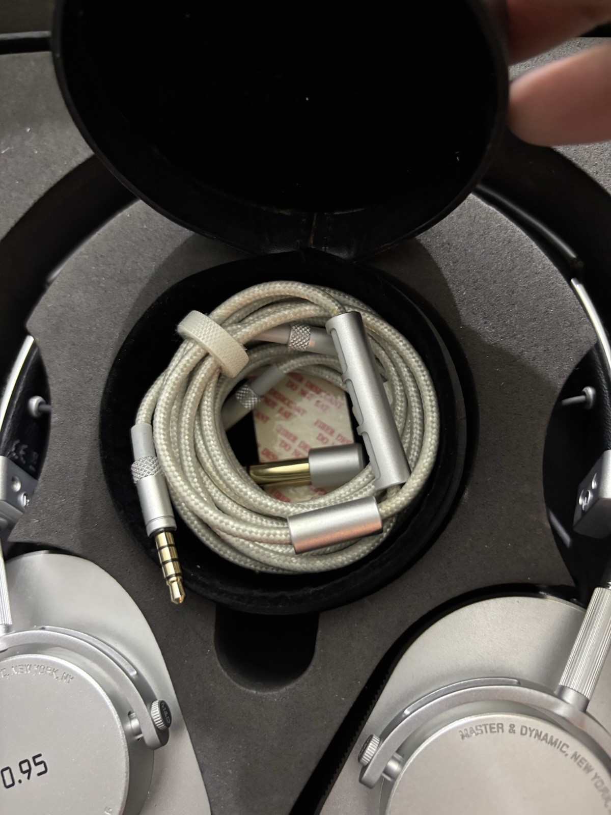 Mh40 Master Dynamic White Wired Headphones