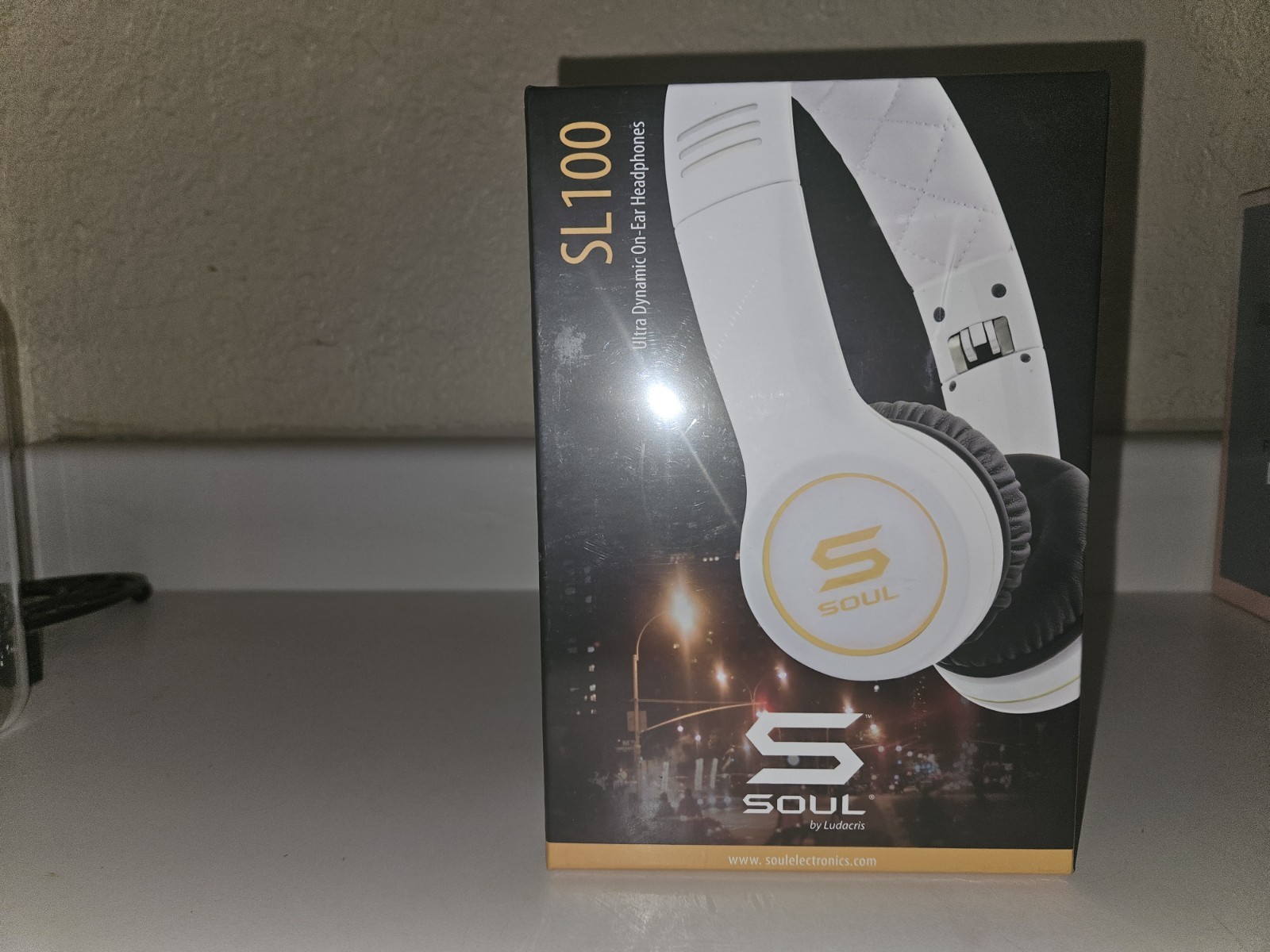 Soul SL100 Ultra Dynamic On-Ear Headphones by Soul Electronics.